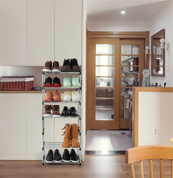 Shoe rack with cover